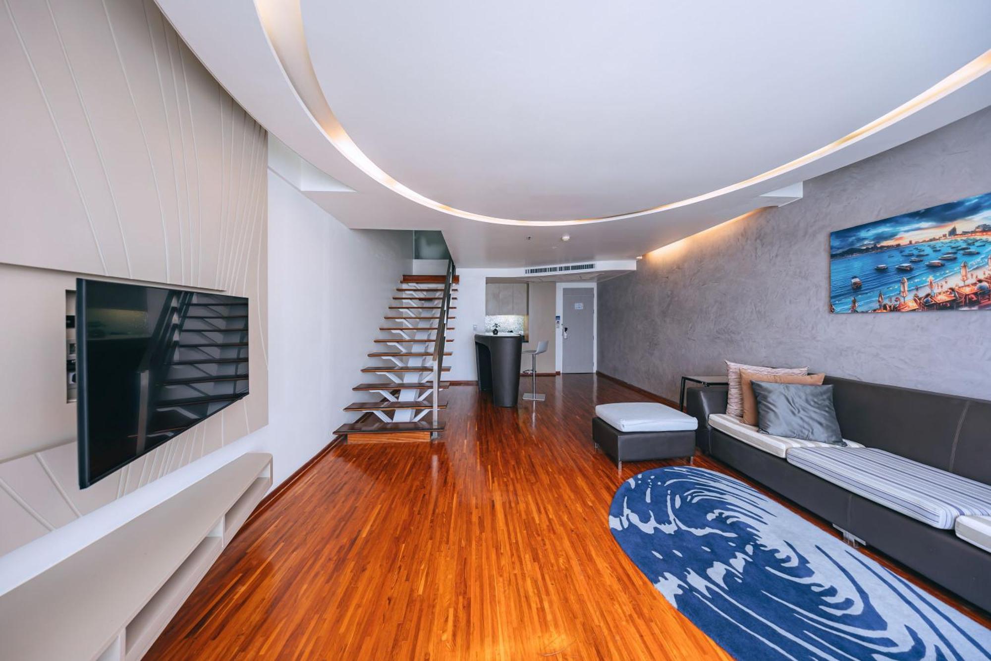 Hotel Baraquda Heeton Pattaya By Compass Hospitality Exteriör bild