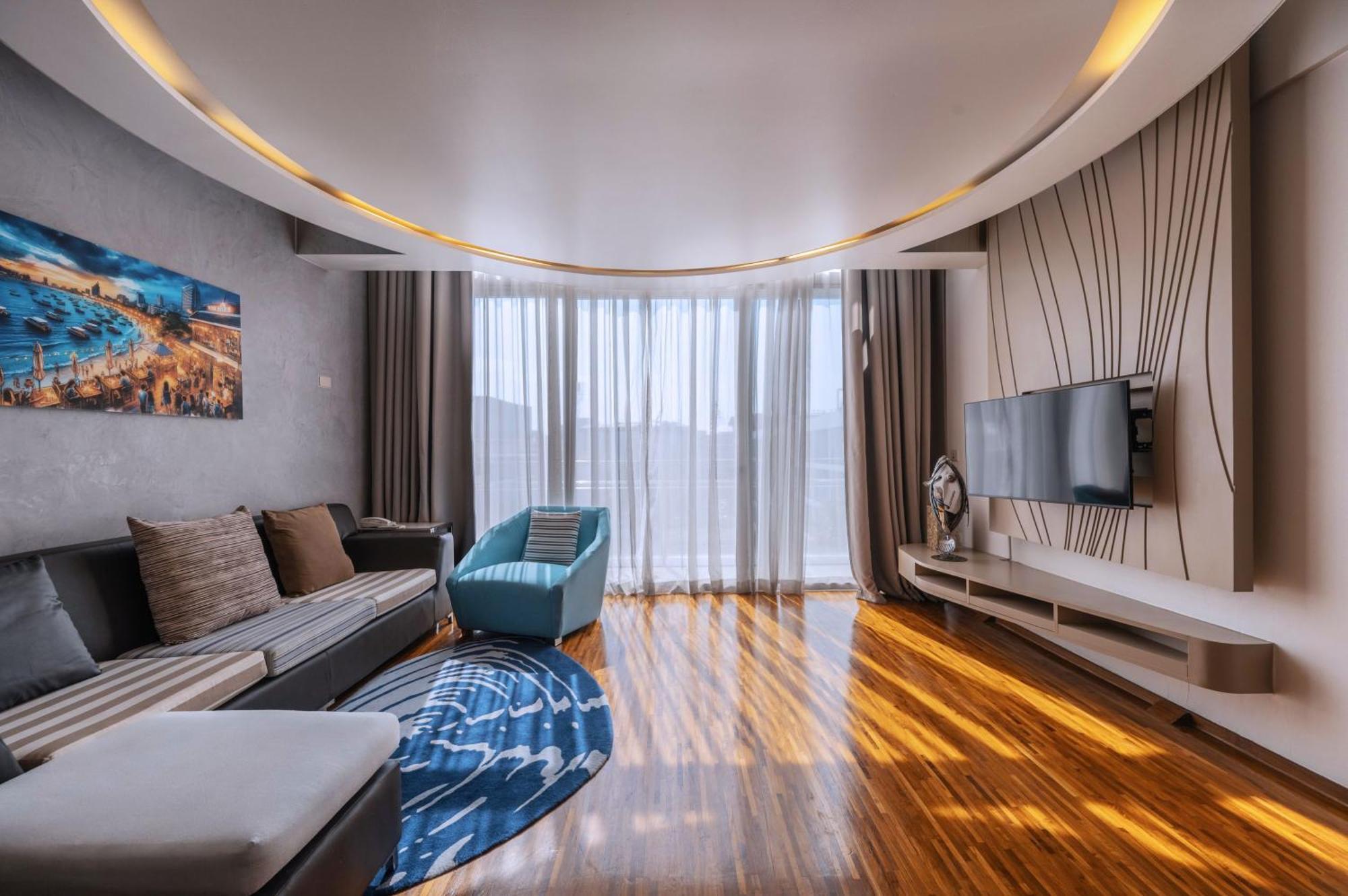 Hotel Baraquda Heeton Pattaya By Compass Hospitality Rum bild