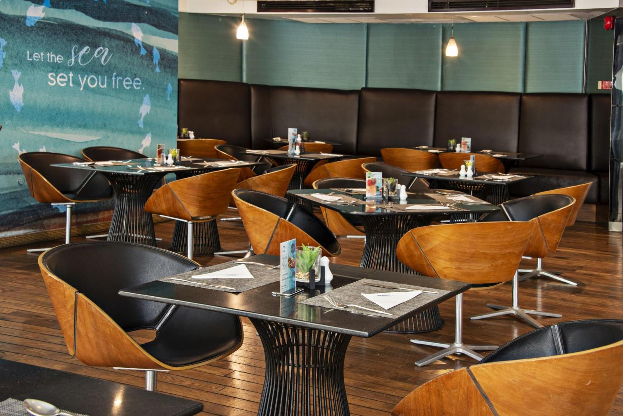 Hotel Baraquda Heeton Pattaya By Compass Hospitality Exteriör bild