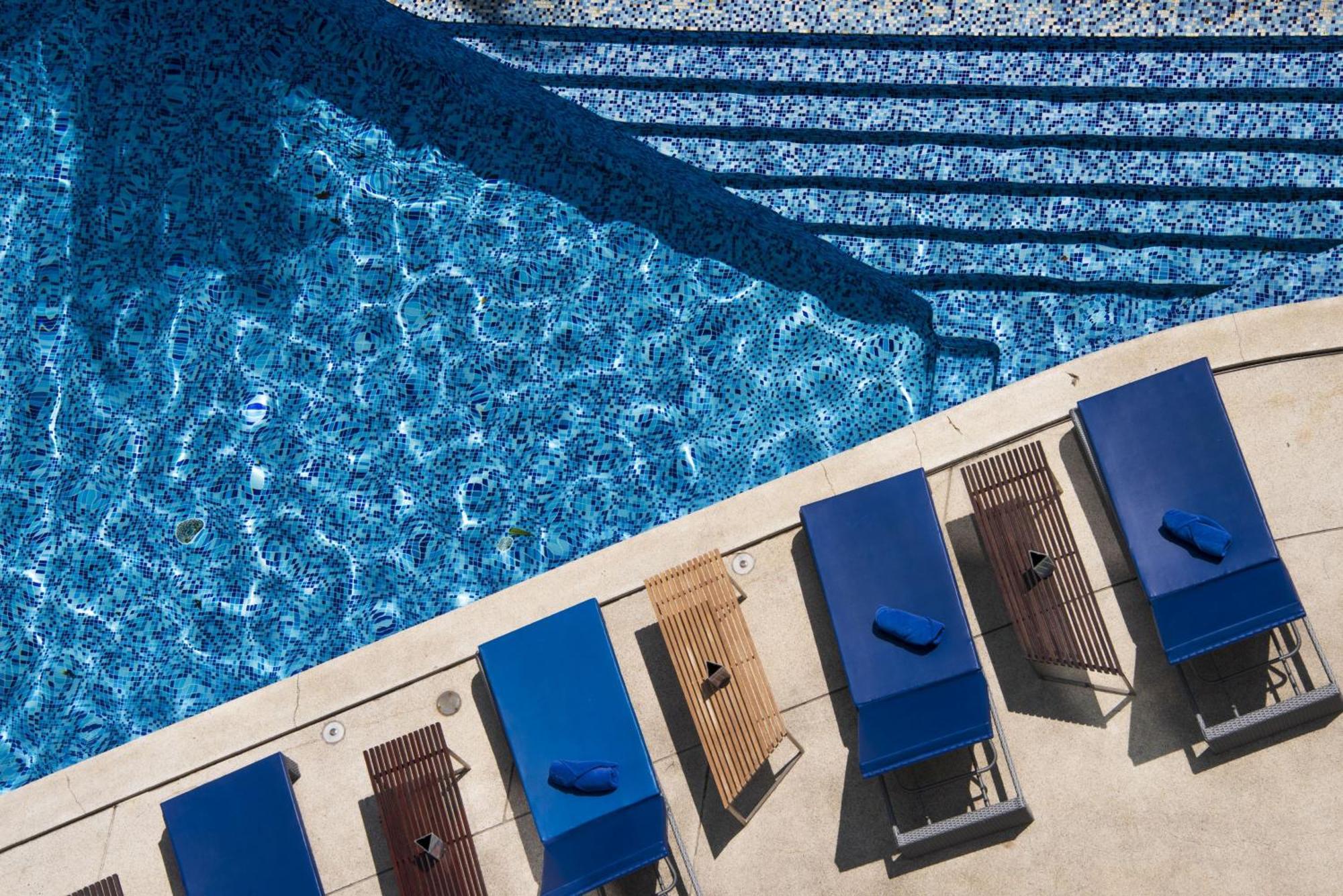Hotel Baraquda Heeton Pattaya By Compass Hospitality Exteriör bild