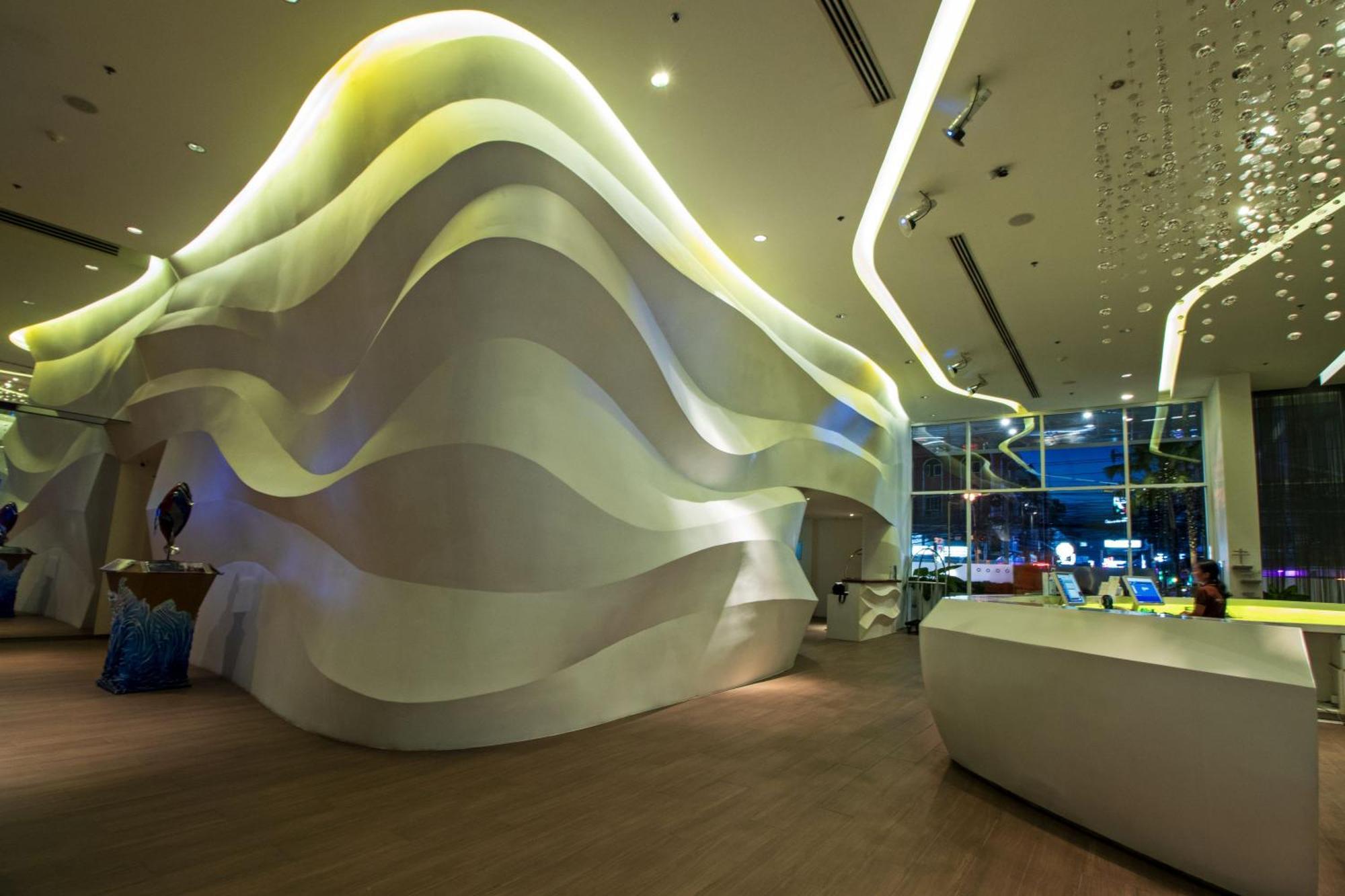 Hotel Baraquda Heeton Pattaya By Compass Hospitality Exteriör bild