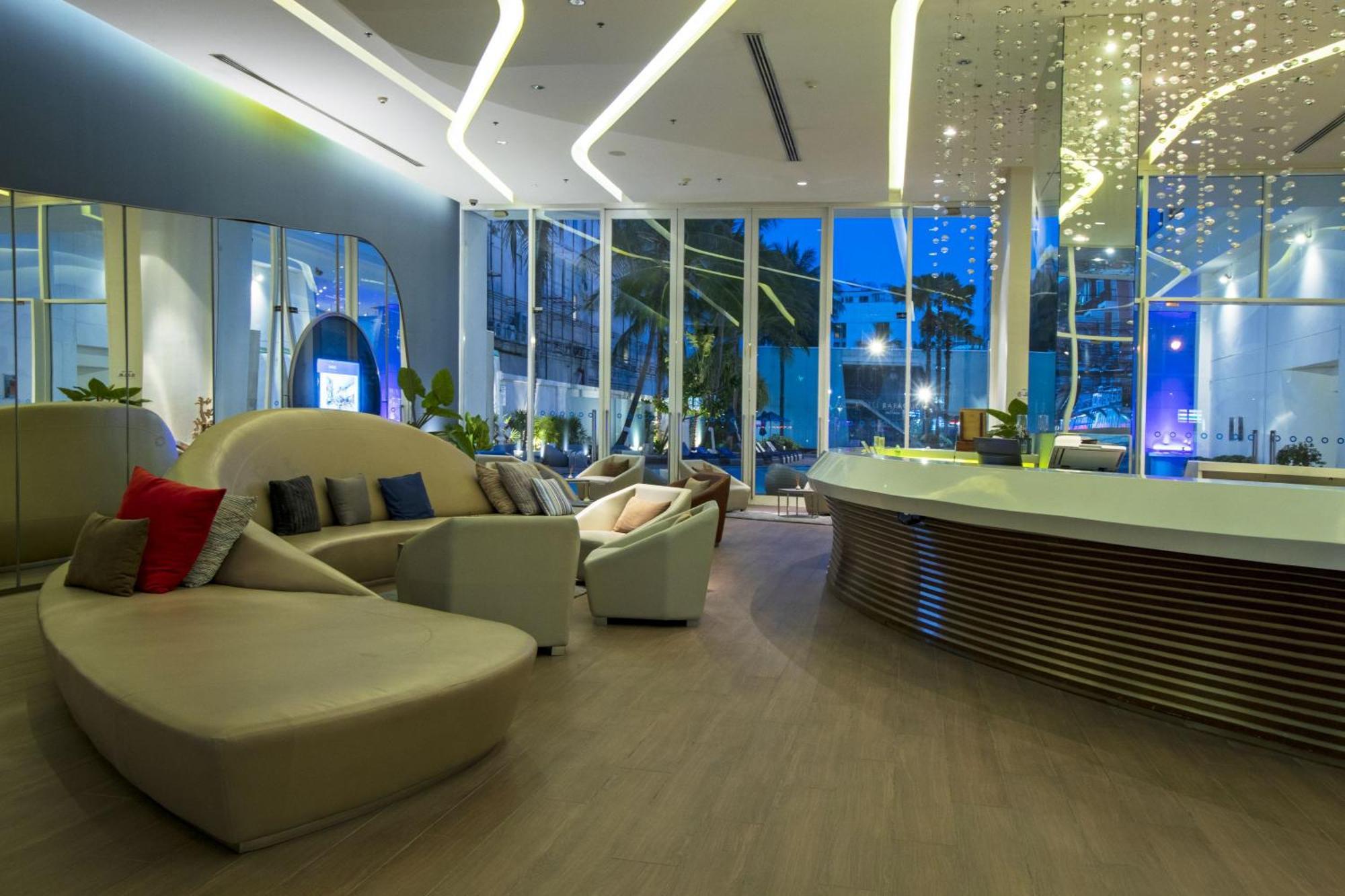 Hotel Baraquda Heeton Pattaya By Compass Hospitality Exteriör bild