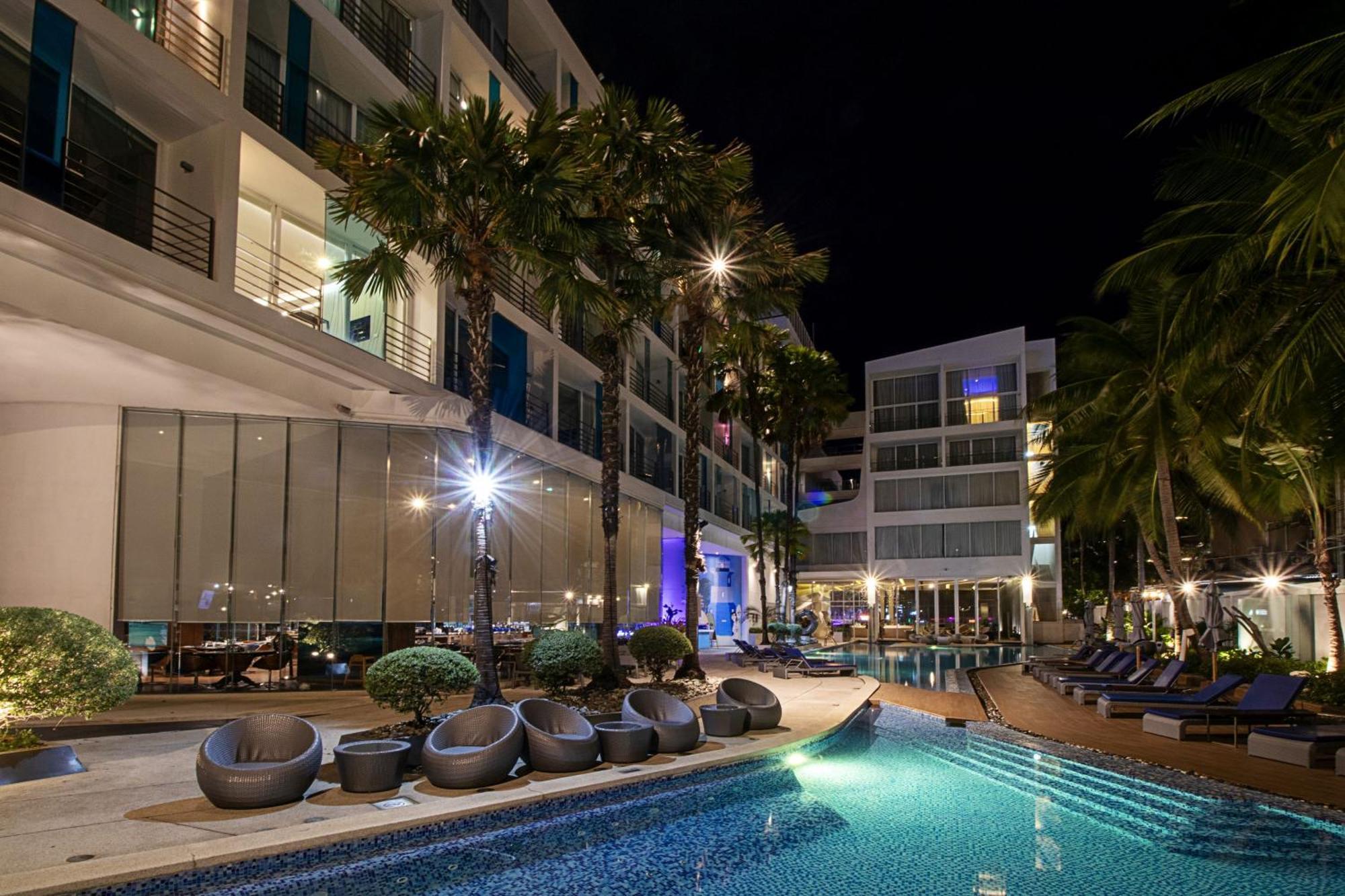 Hotel Baraquda Heeton Pattaya By Compass Hospitality Exteriör bild